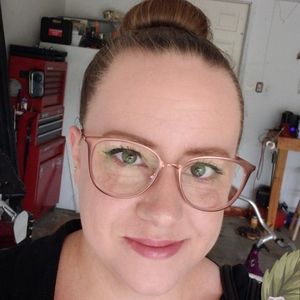 Meet your Posher, Caitlin